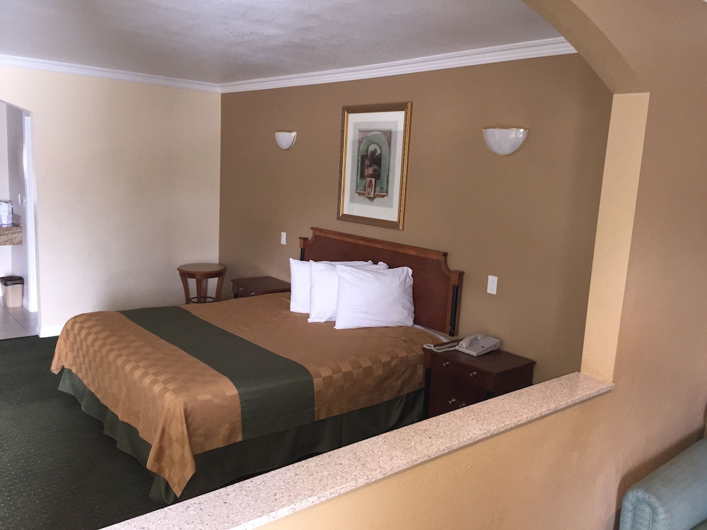 Jetted Spa Suite, 1 King Bed(Non-Smoking) - Photo 2