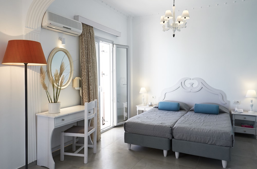 Superior Room - Photo 7