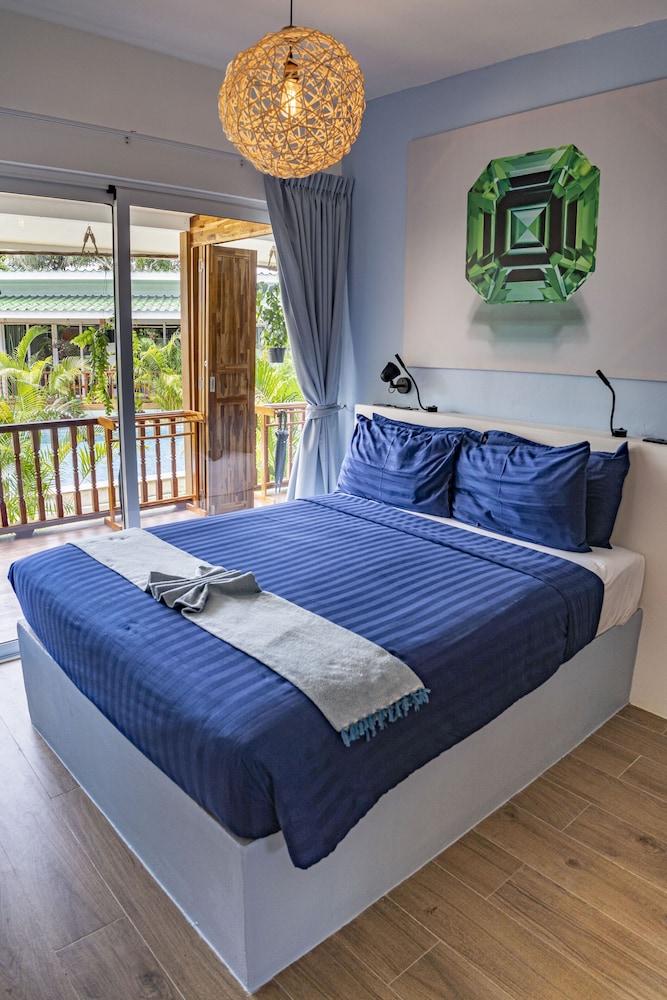 Family Villa, 1 Queen Bed with Sofa bed, Pool View, Poolside