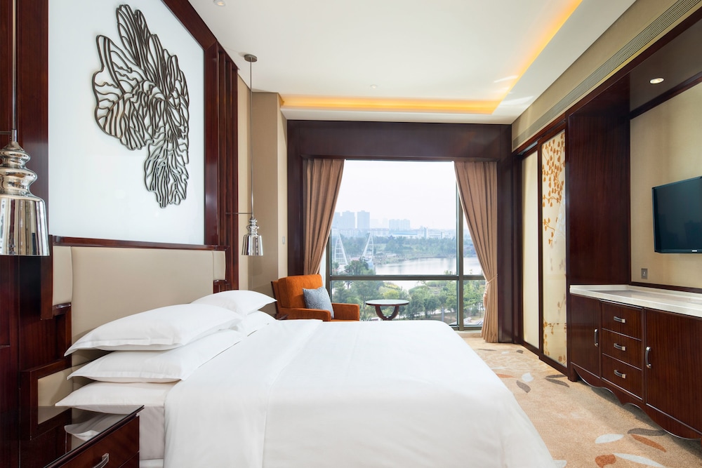 Executive Room, 1 King Bed photo 3