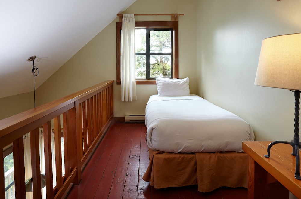 Standard Cabin, Multiple Beds, Kitchenette, Ocean View photo 3