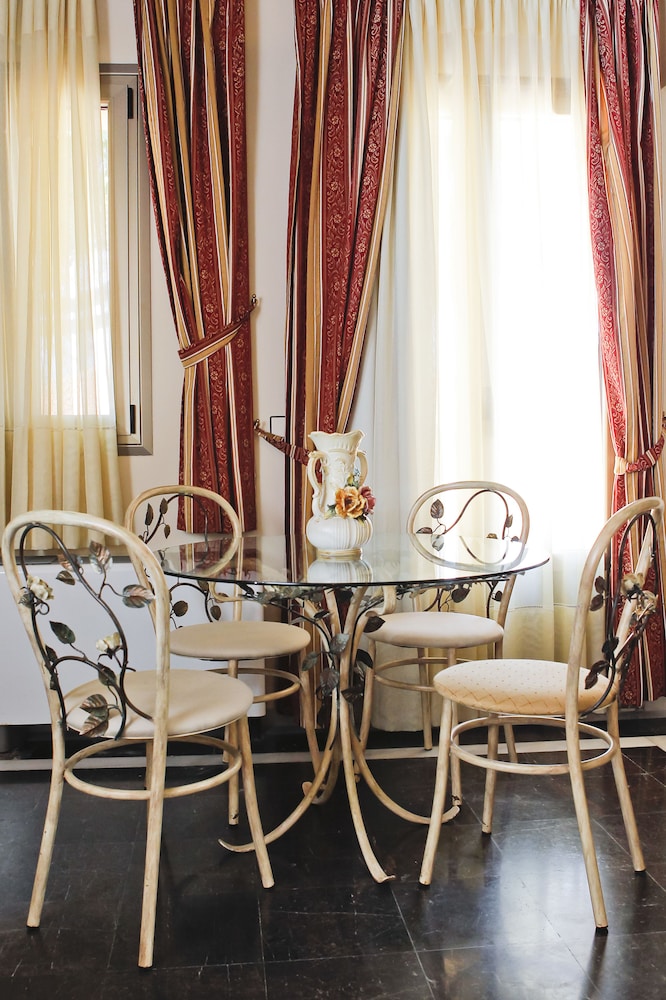 Suite - Photo 4