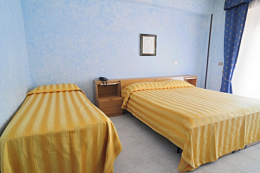 Twin Room, 2 Twin Beds photo 1