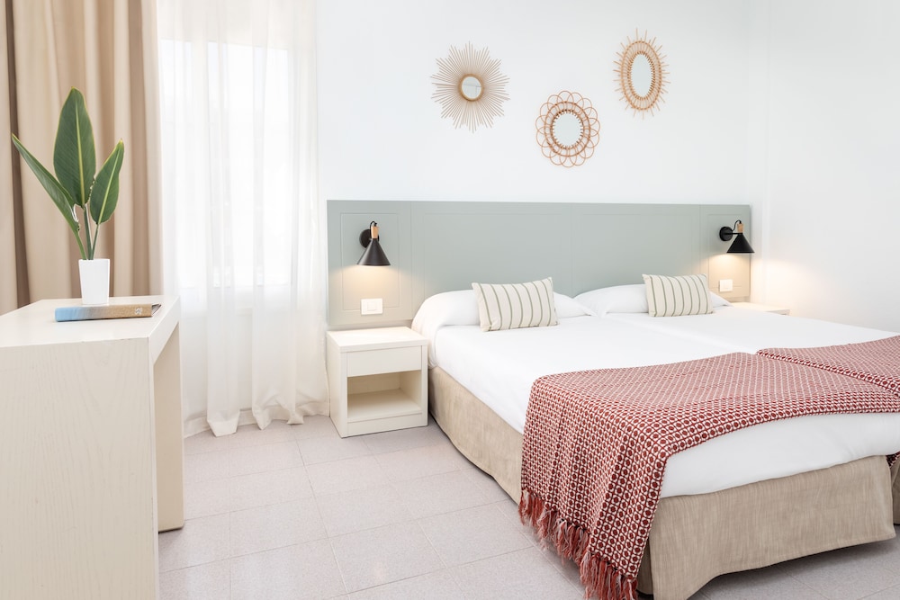 Apartment, 1 Bedroom, Terrace, Ground Floor (Silver)