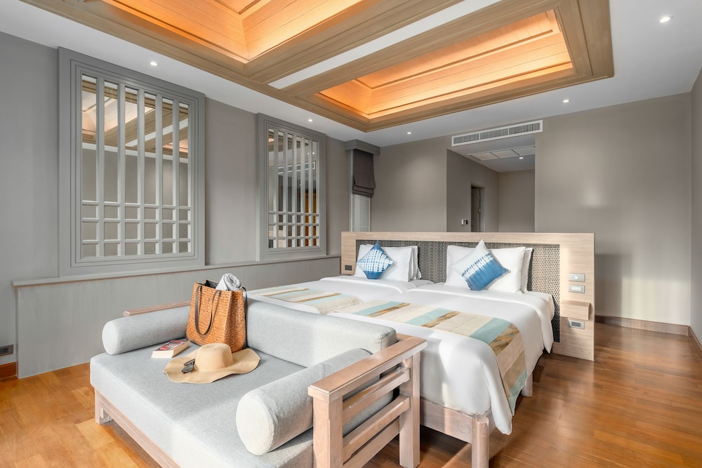 Sunset Suite - Photo 2