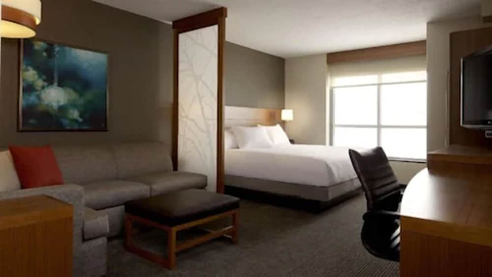 Standard Room, 1 King Bed photo 2