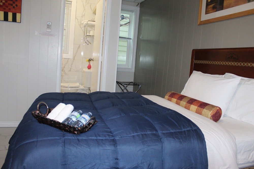 Standard Room, Multiple Beds photo 2