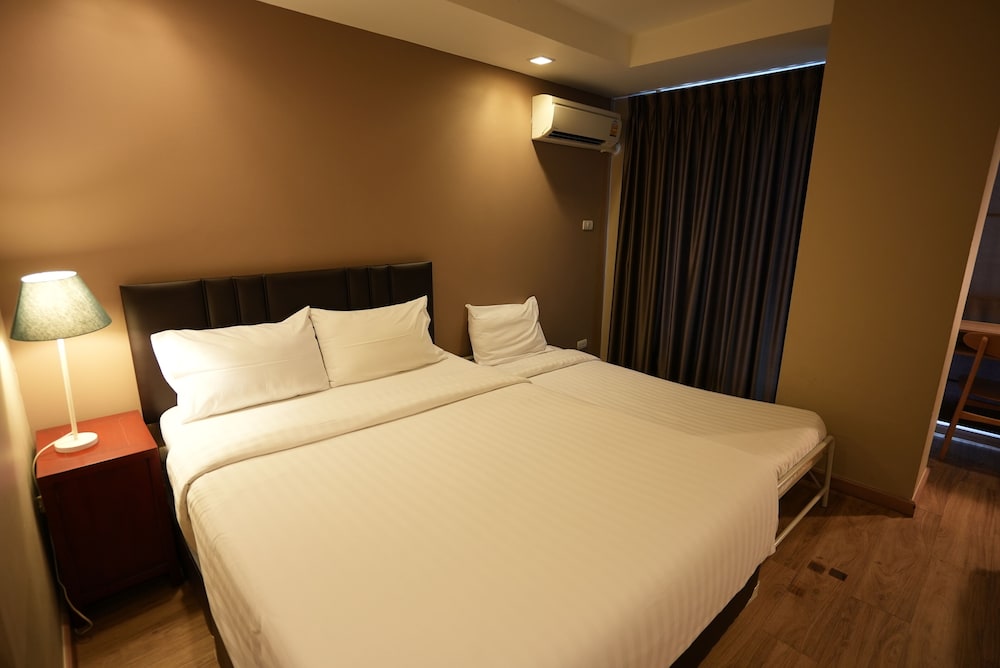 Suite for 6 photo 1