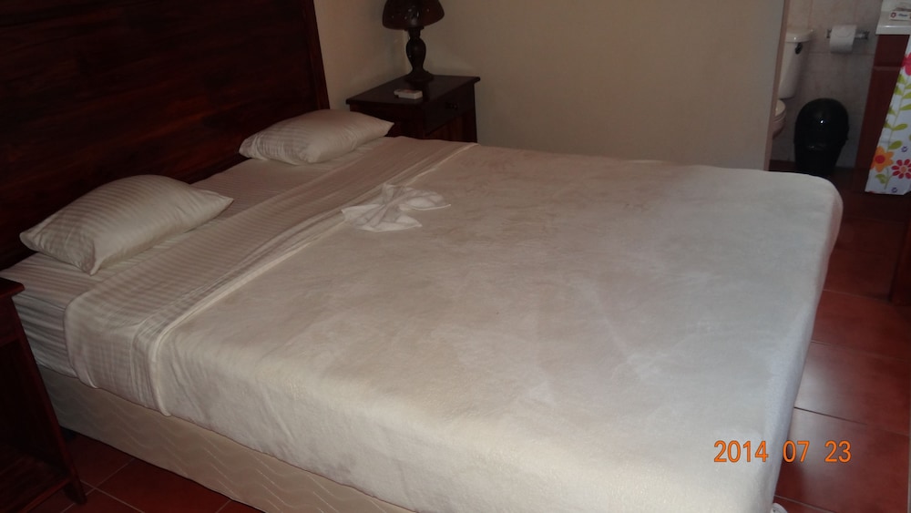Standard Room, 1 Queen Bed