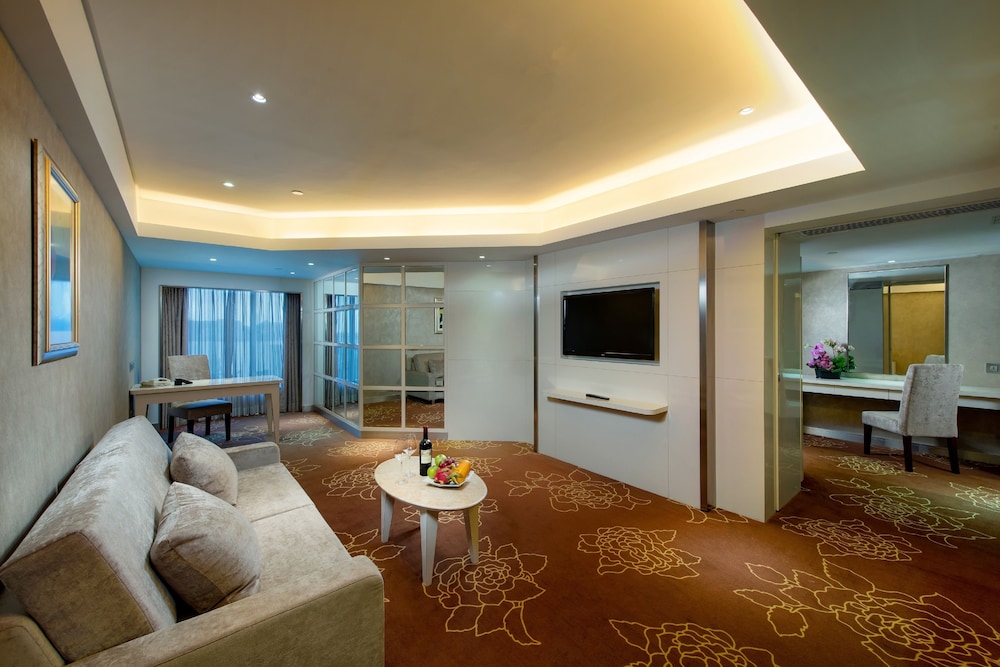 Suite Double or Twin Room photo 3