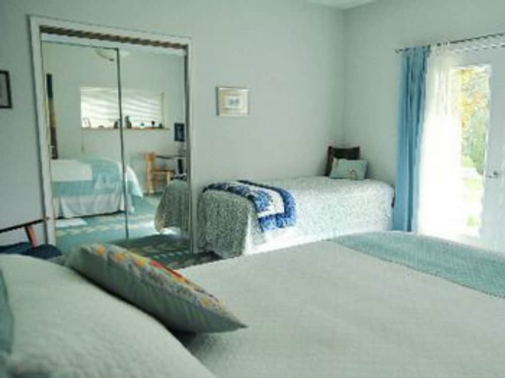 Room, Private Bathroom (Pond Room) photo 2