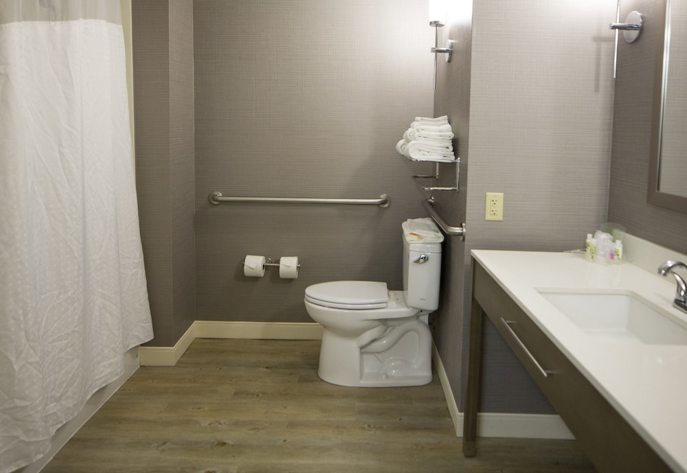 Suite, 1 Bedroom - Photo 6