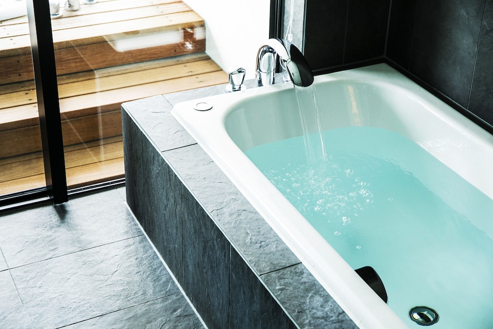 Luxury Suite - Photo 14