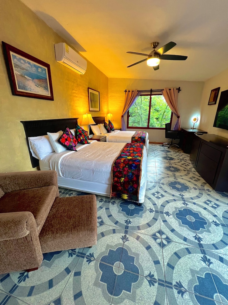 Suite, 2 Queen Beds
