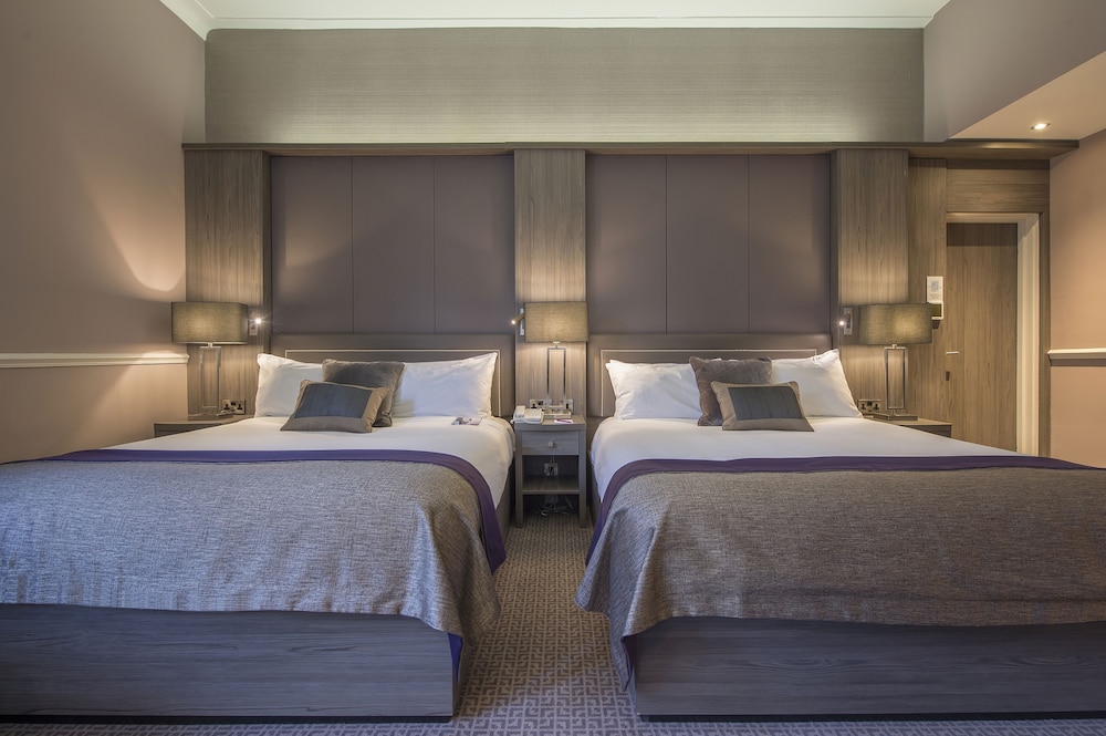 Premium Room, 2 Queen Beds - Photo 6