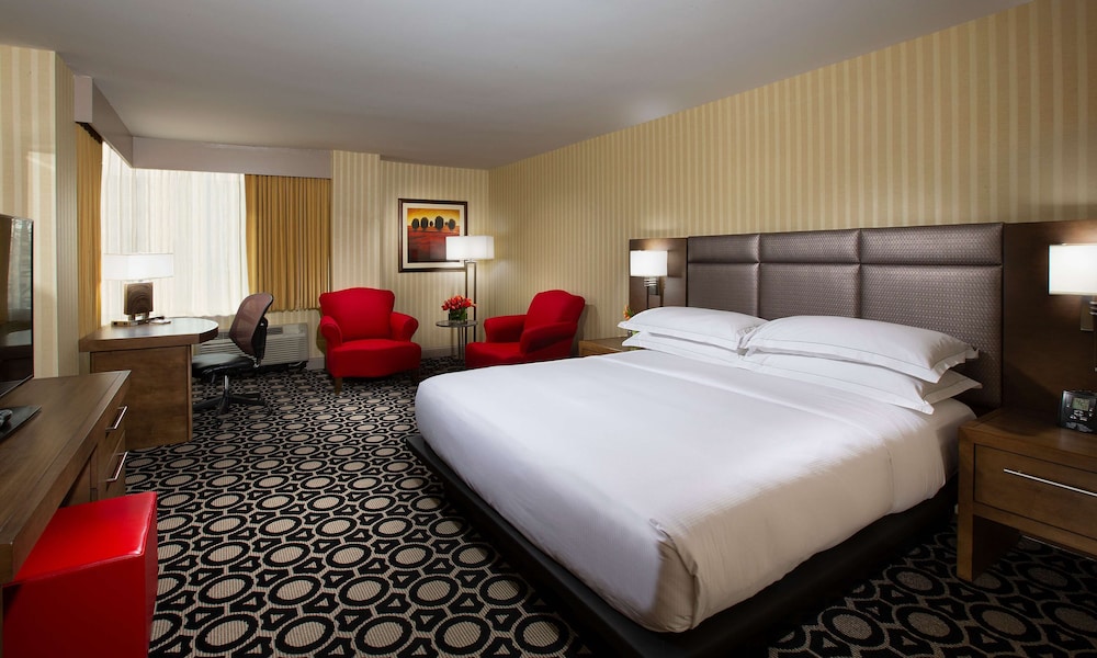 Executive Room, 1 King Bed, Club Lounge Access photo 1