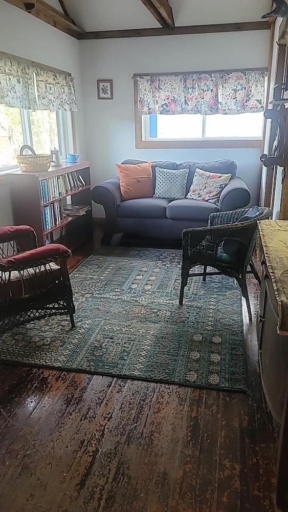 Basic Lancaster's Backpacker Hotel photo 1