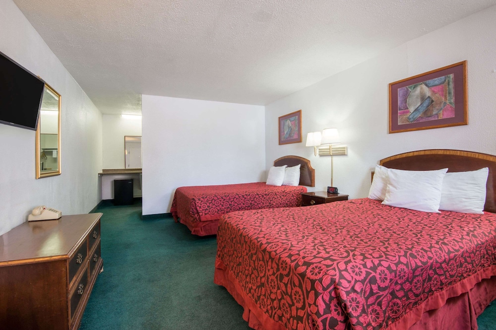 Double Room, 2 Double Beds - Photo 1