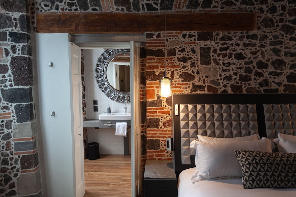 Luxury Suite, 1 King Bed photo 3