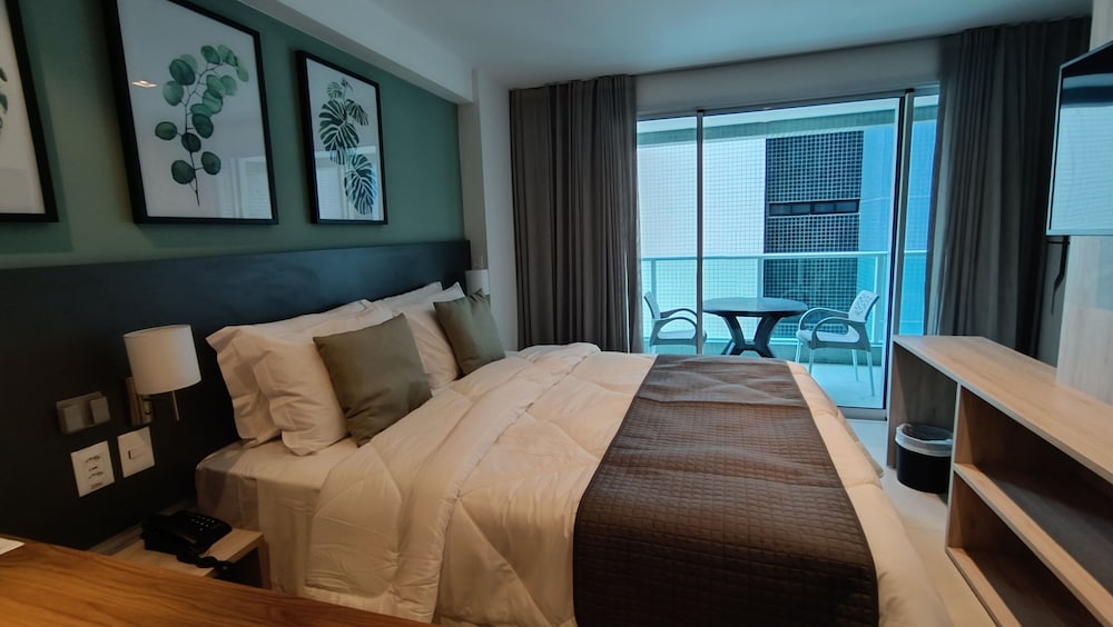 Deluxe Studio, 1 Queen Bed photo 1