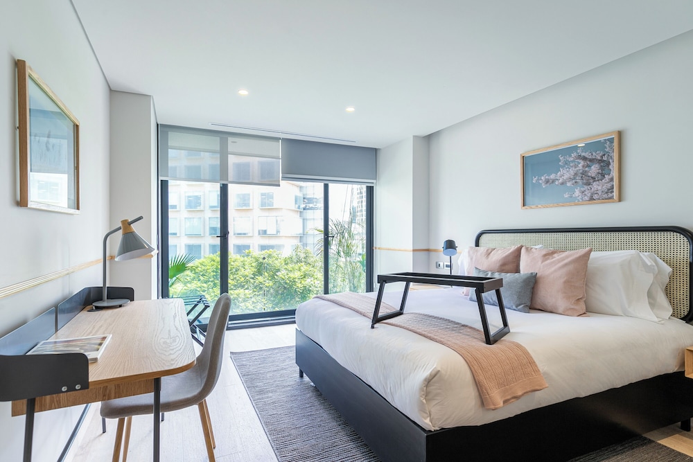 Executive Apartment with Balcony - Photo 1
