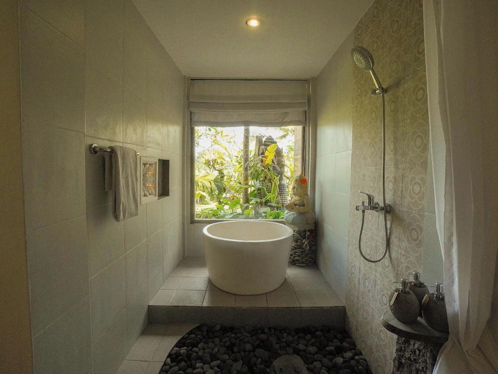 Deluxe Room - Photo 5