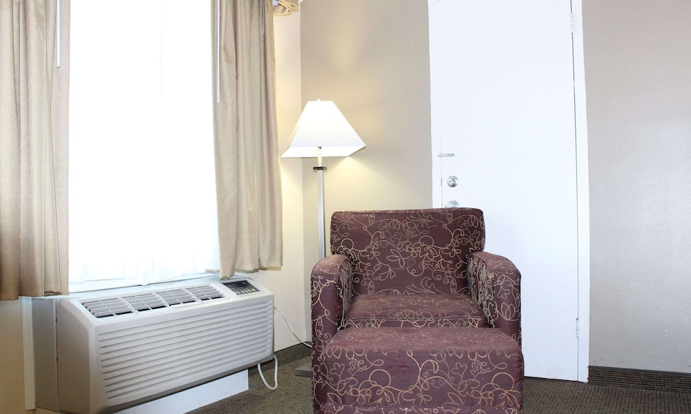 Room, 2 Double Beds, Non Smoking - Photo 2