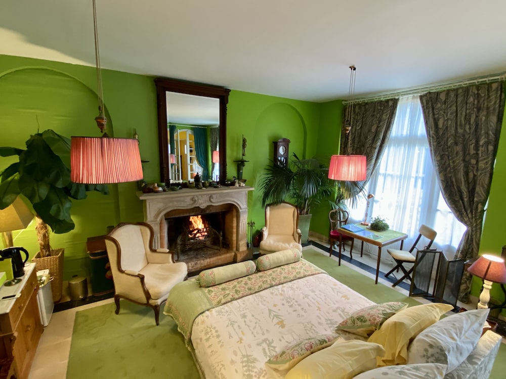 Romantic Suite, 1 Bedroom, Fireplace, Courtyard View - Ground Floor photo 1
