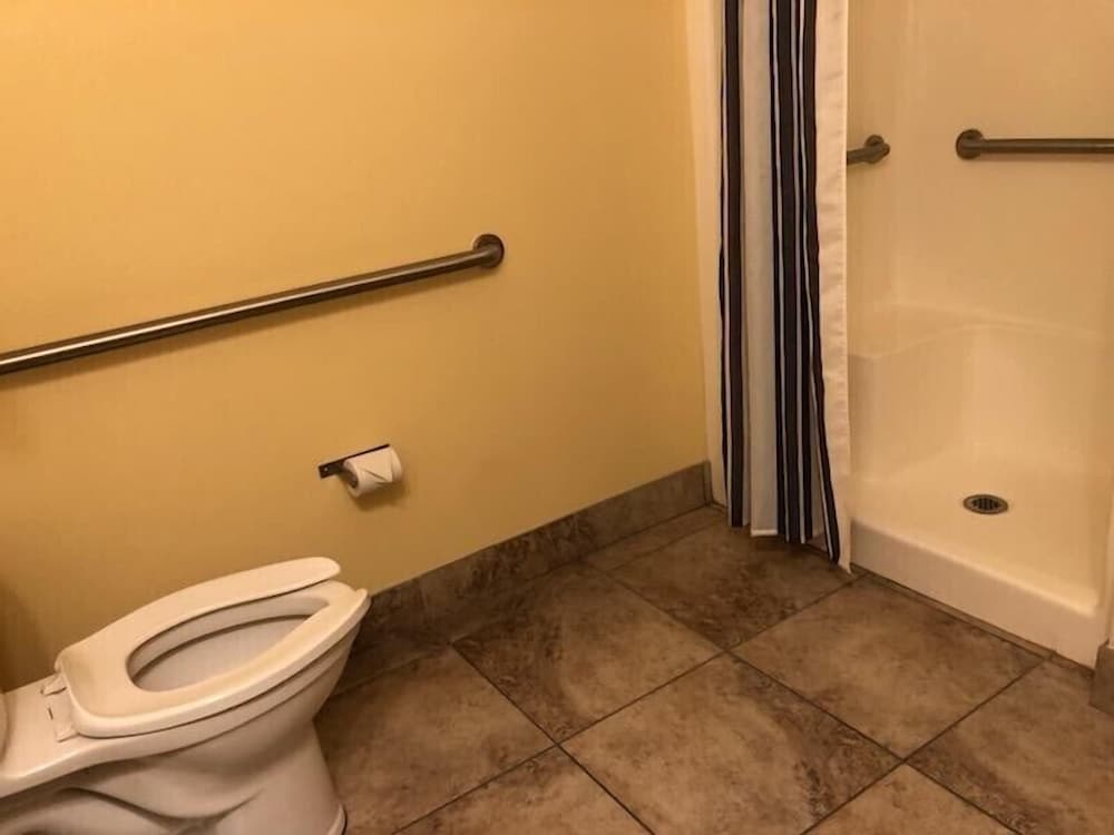 Room, Multiple Beds, Non Smoking, Lake View photo 2