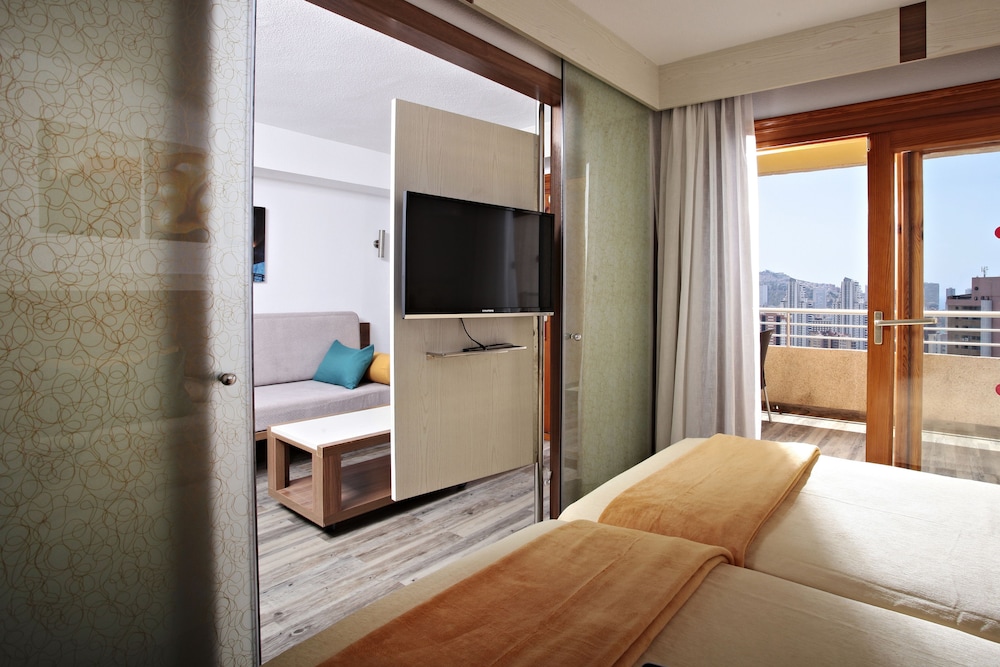 Suite, 1 Bedroom, Terrace, Pool View (2 Adults)