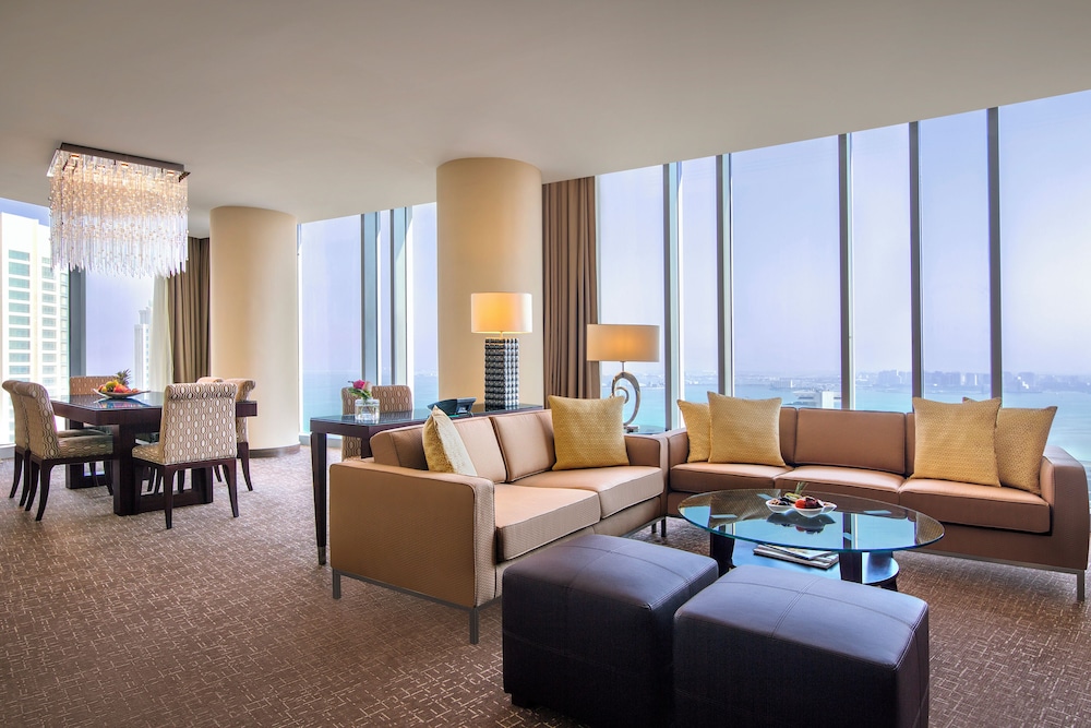 Suite, 1 Bedroom, Club Lounge Access photo 3
