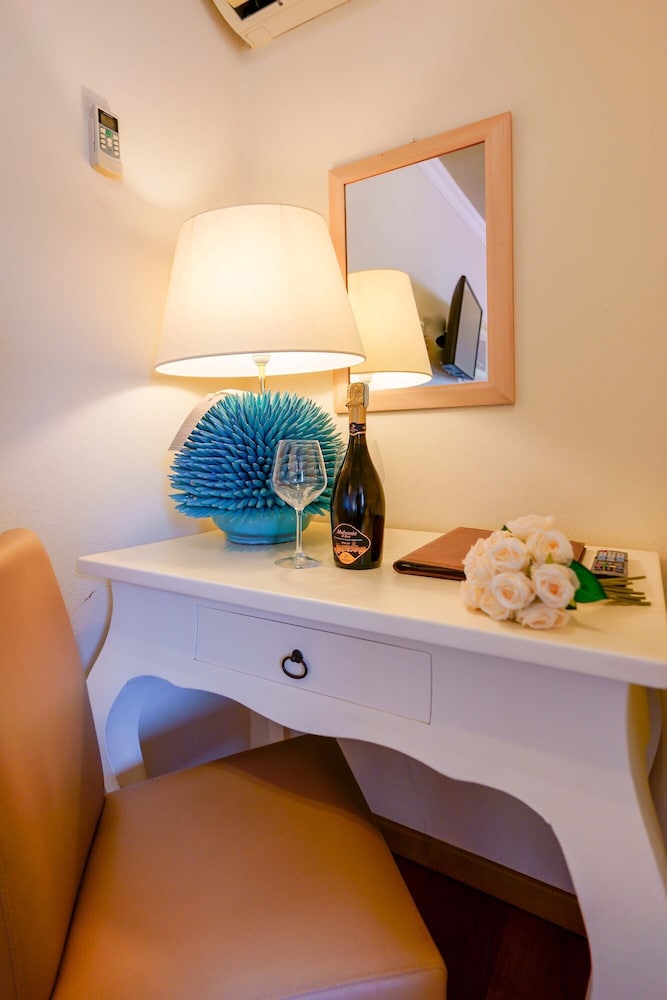 Classic Room - Photo 5