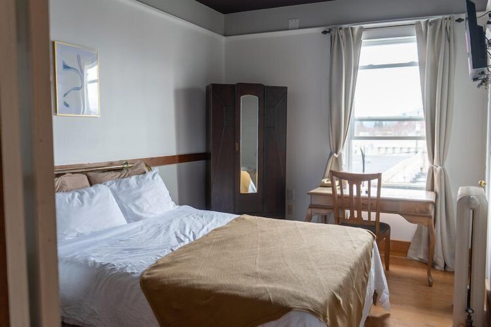 Comfort Room, 1 Queen Bed photo 2