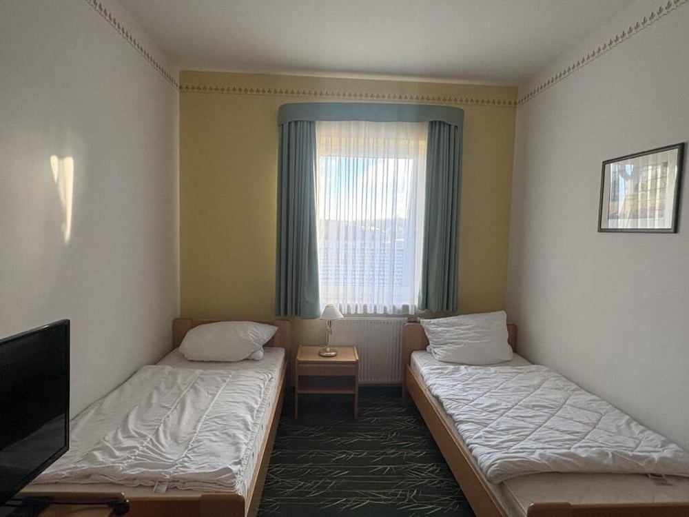 Standard Twin Room photo 3