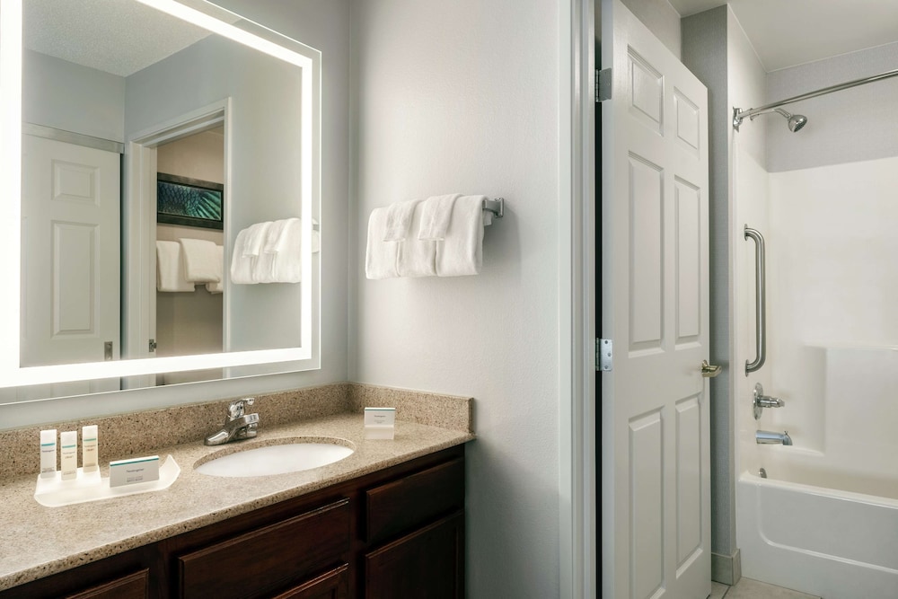 Suite, 1 Bedroom - Photo 6