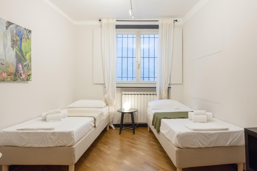 Apartment photo 2