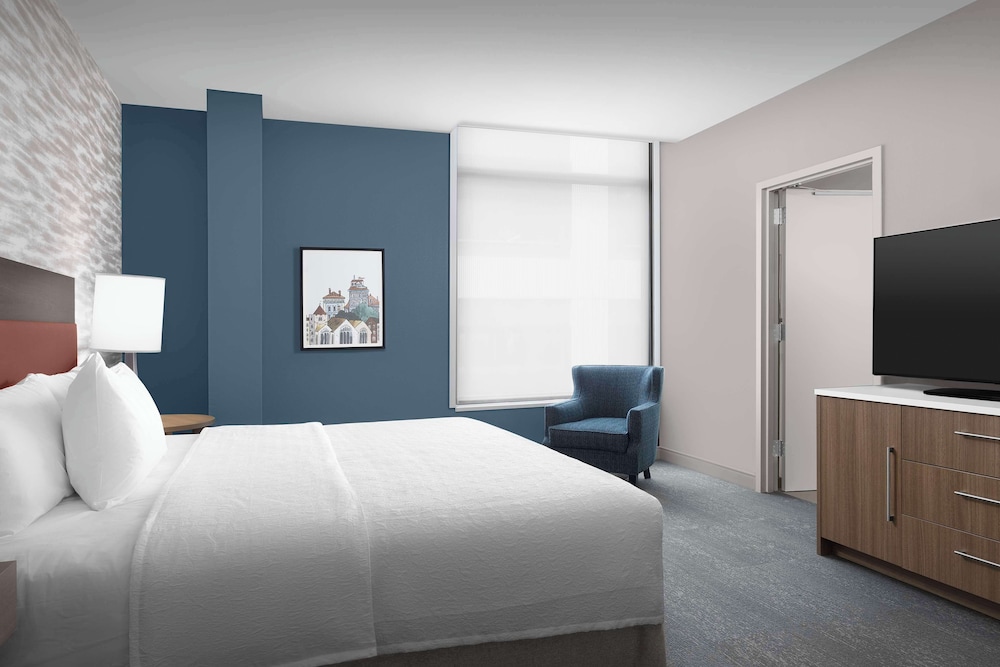 Suite, 1 King Bed, Accessible (Hearing) - Photo 2
