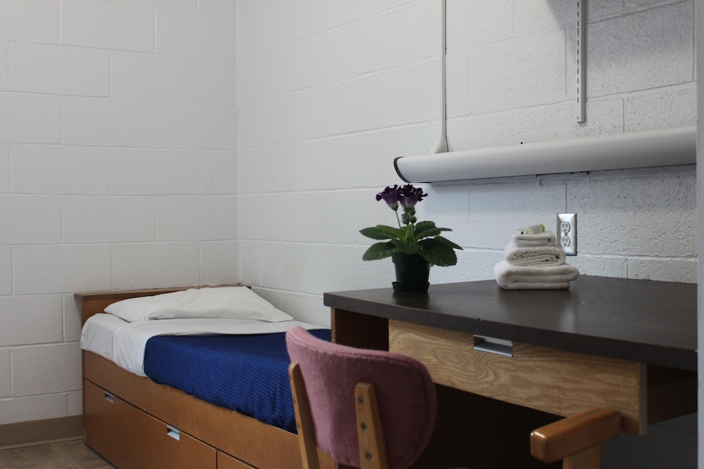 Single Room with Shared Bathroom (Arts & Science) photo 2