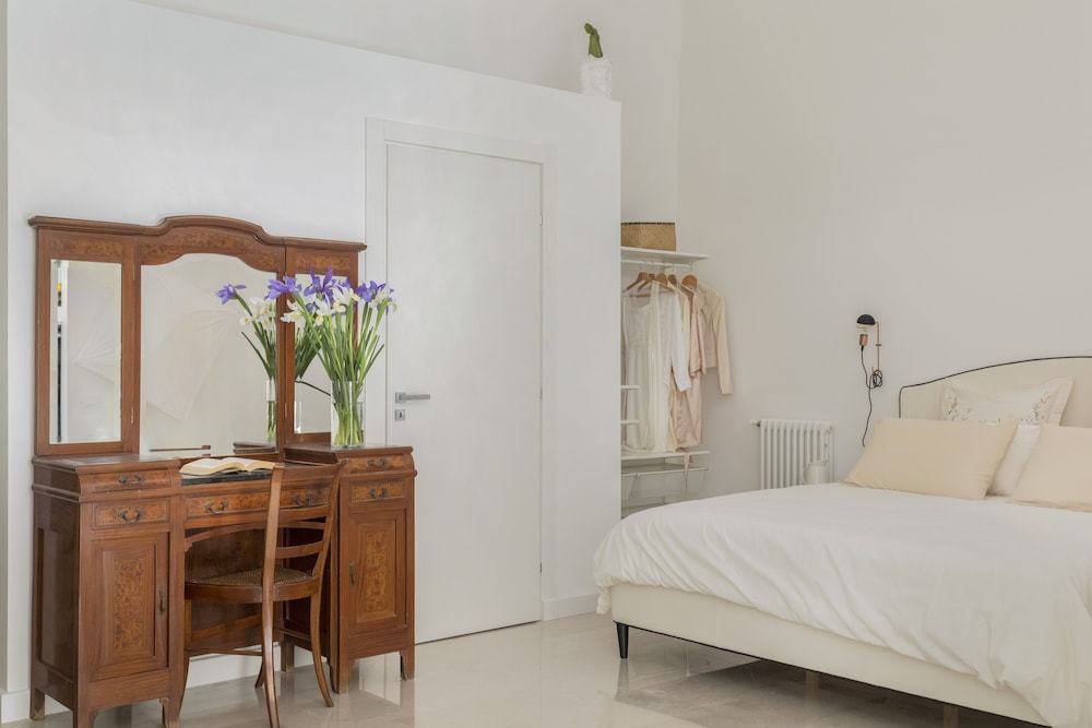 Luxury Studio Suite photo 2