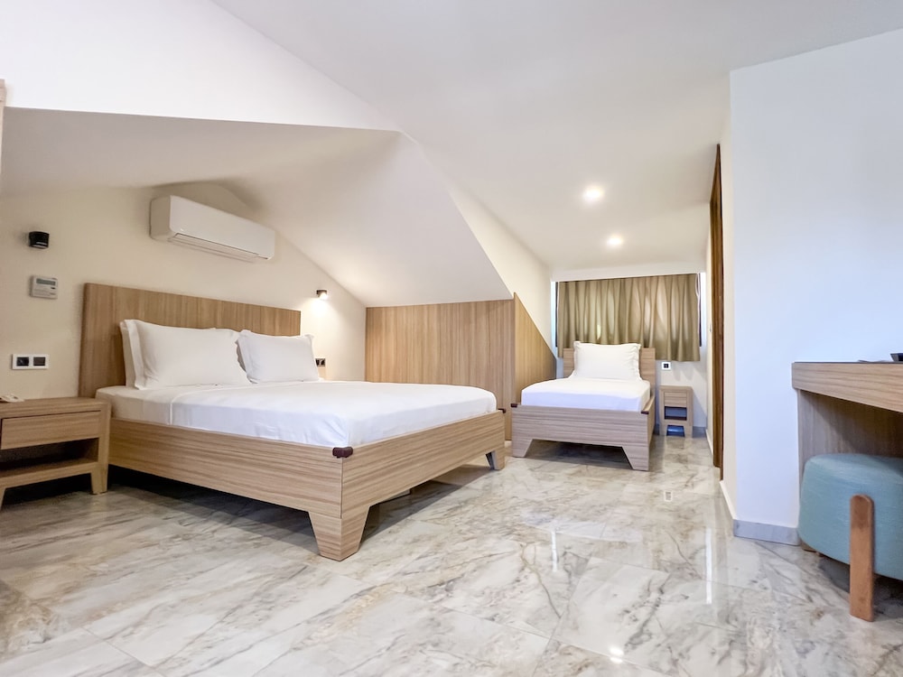 Comfort Triple Room, Multiple Beds, Non Smoking, City View