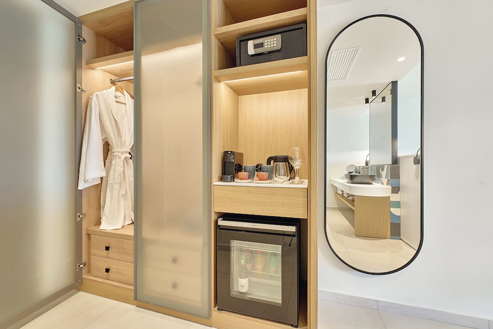 Pure Luxe Junior Suite Side Sea View photo 3