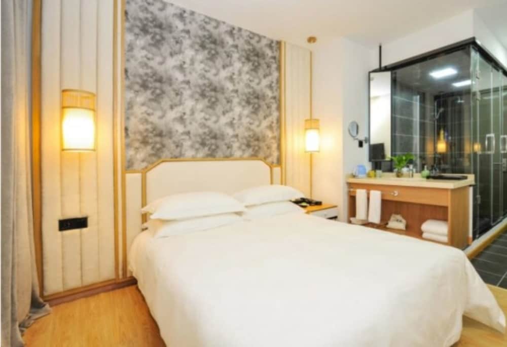 Classic Single Room