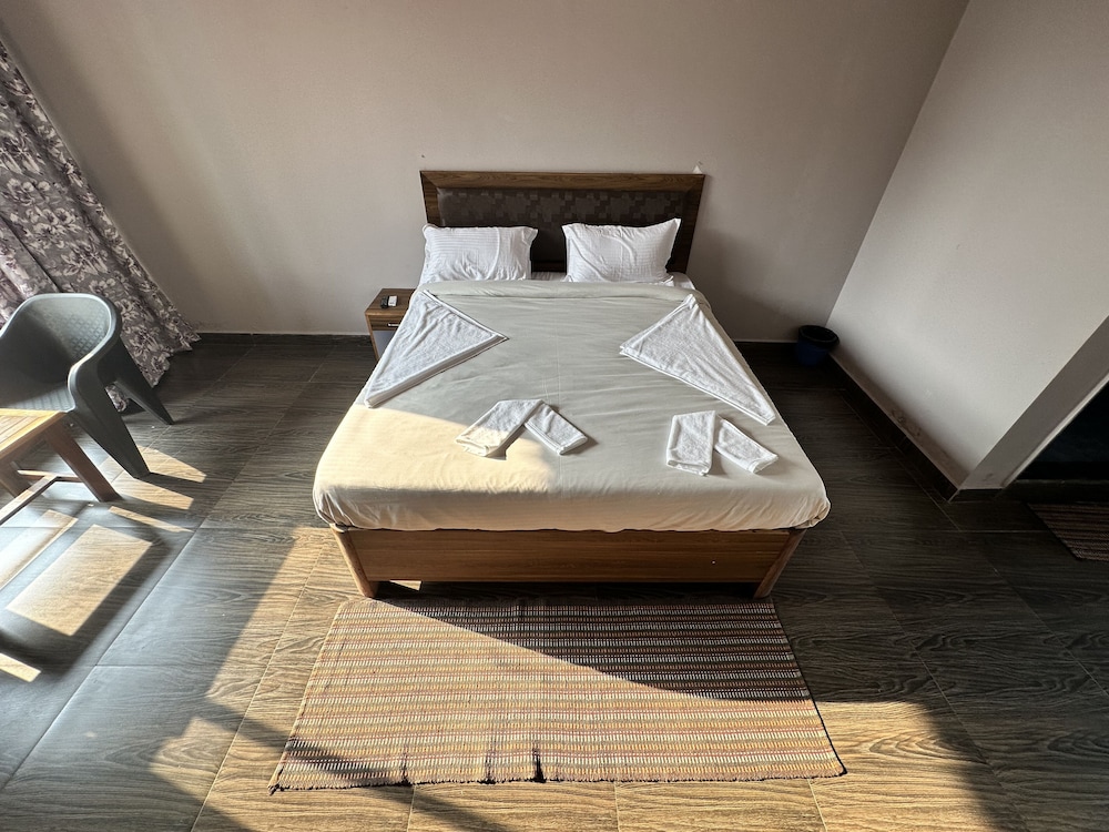 Deluxe Room - Photo 4