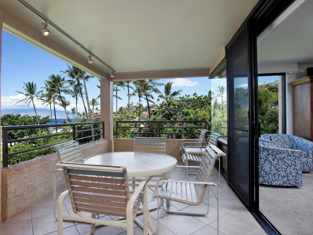 Condo, 2 Bedrooms, Oceanfront (407) photo 2