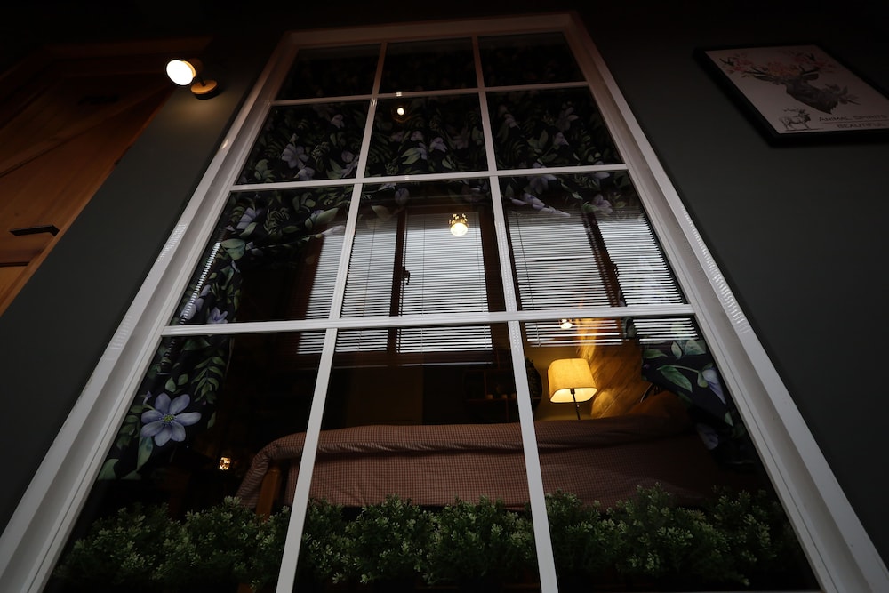 Classic Double Room - Photo 11