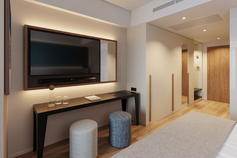 Family room for 2+2 Pool Terrace photo 3