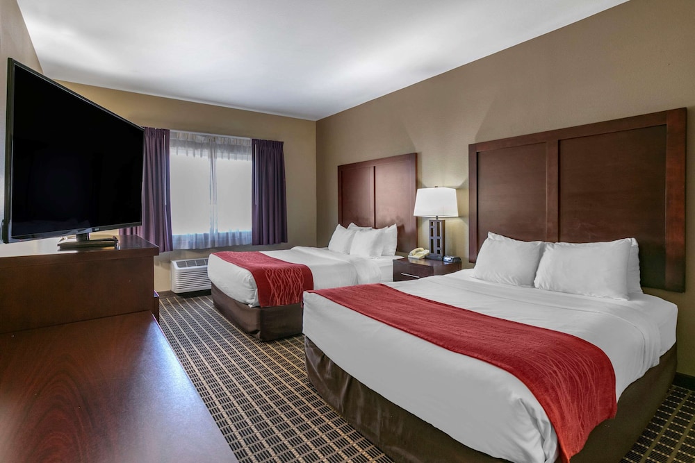 Suite, Multiple Beds, Non Smoking - Photo 2