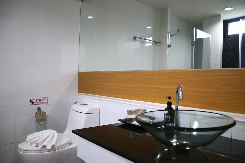 Premier Deluxe Pool Access - Photo 30