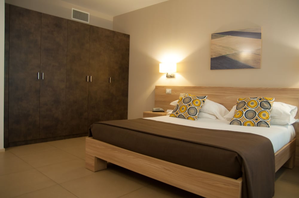 Economy Double Room, 1 Queen Bed, Accessible