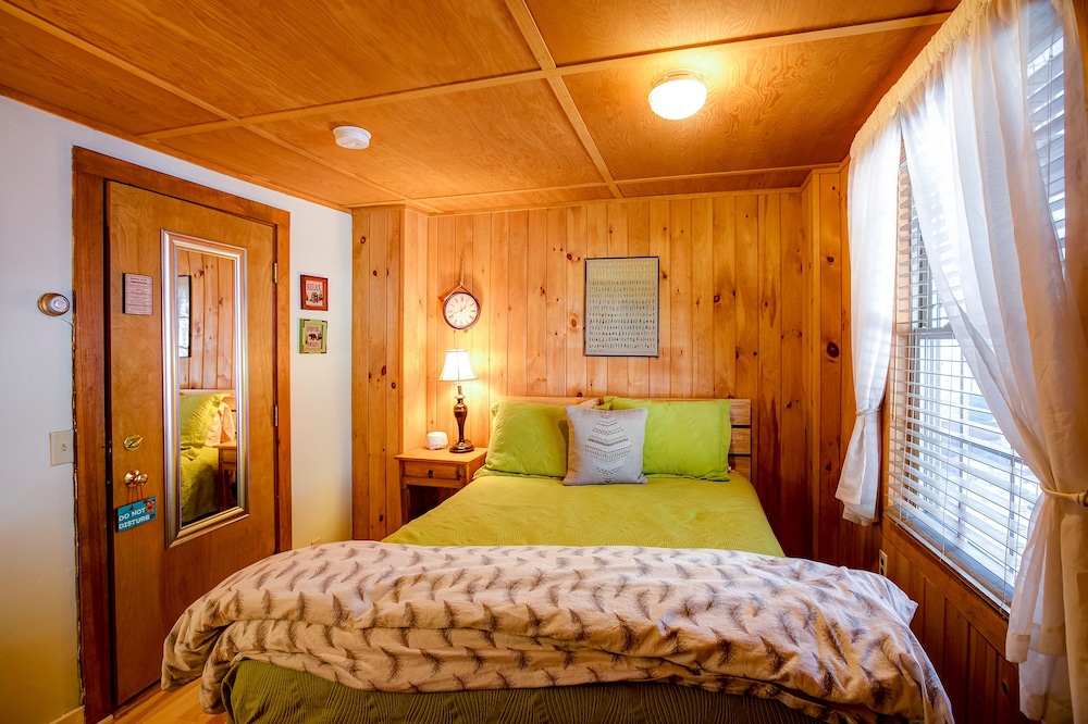 Room 1 - Linden photo 1